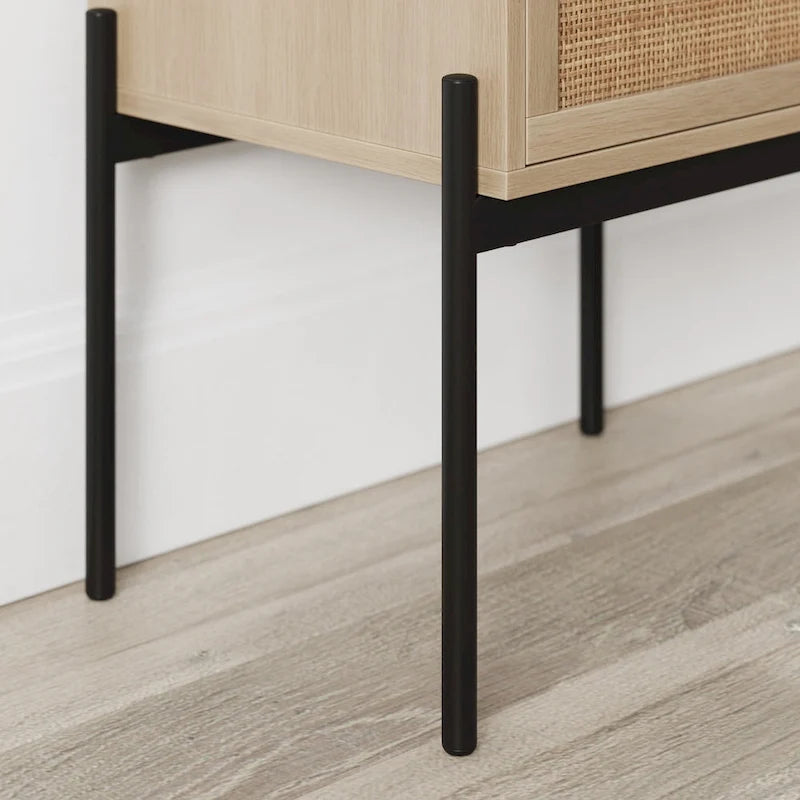 Table d'appoint en rotin avec rangement et accents dorés